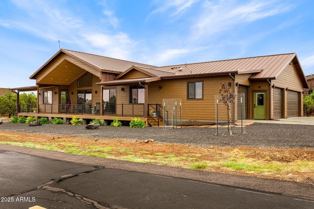 2344 Hellcat Circle, Overgaard, AZ 85933