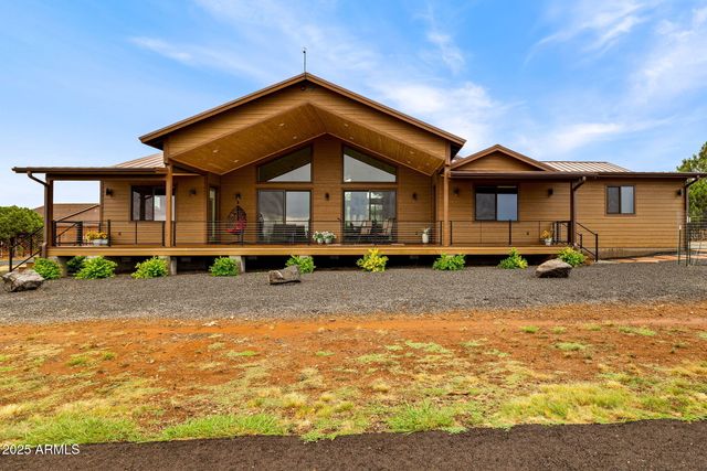 2344 Hellcat Circle, Overgaard, AZ 85933