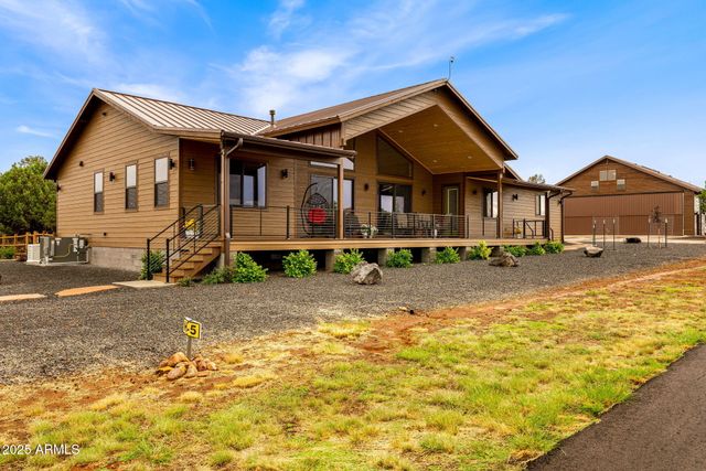 2344 Hellcat Circle, Overgaard, AZ 85933