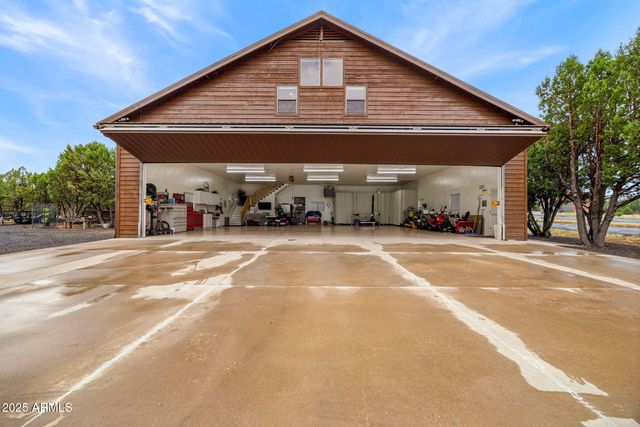 2344 Hellcat Circle, Overgaard, AZ 85933