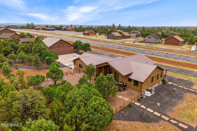 2344 Hellcat Circle, Overgaard, AZ 85933