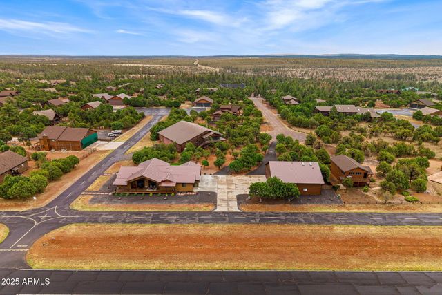 2344 Hellcat Circle, Overgaard, AZ 85933