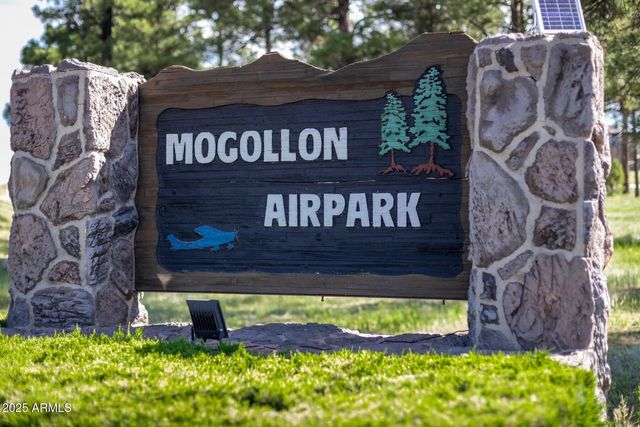 2344 Hellcat Circle, Overgaard, AZ 85933