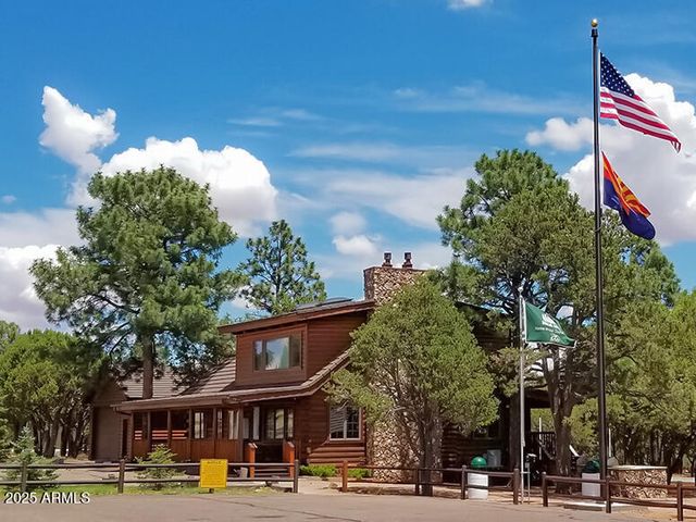 2344 Hellcat Circle, Overgaard, AZ 85933