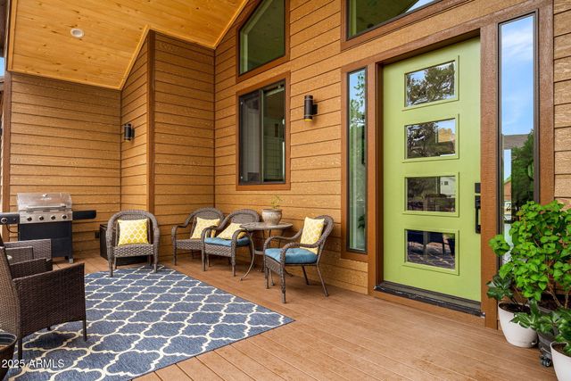 2344 Hellcat Circle, Overgaard, AZ 85933