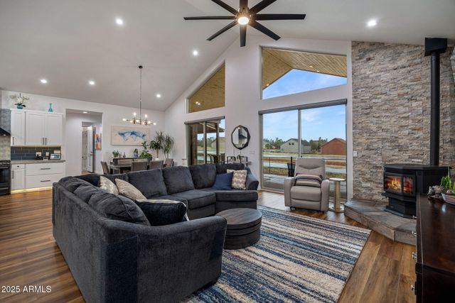 2344 Hellcat Circle, Overgaard, AZ 85933