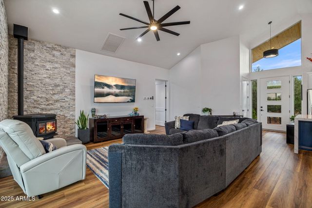 2344 Hellcat Circle, Overgaard, AZ 85933