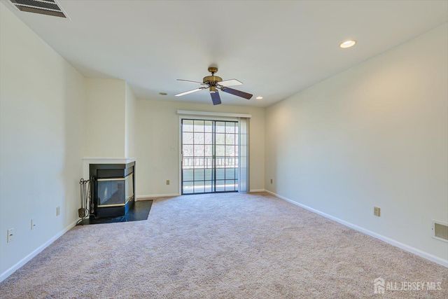 1109 Stoneridge Circle, Helmetta, NJ 08828