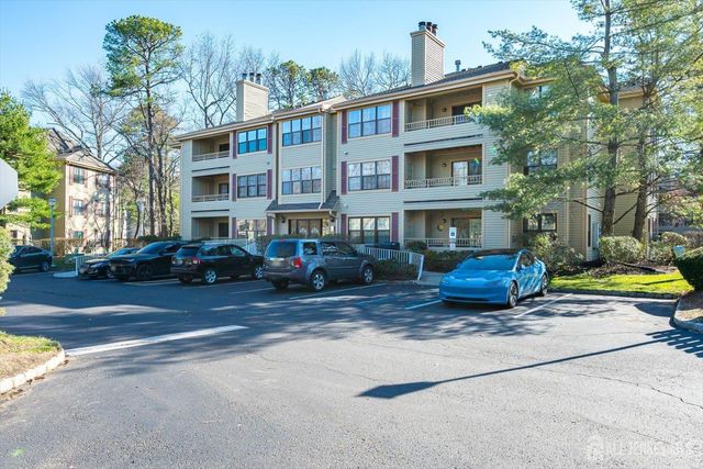 1109 Stoneridge Circle, Helmetta, NJ 08828