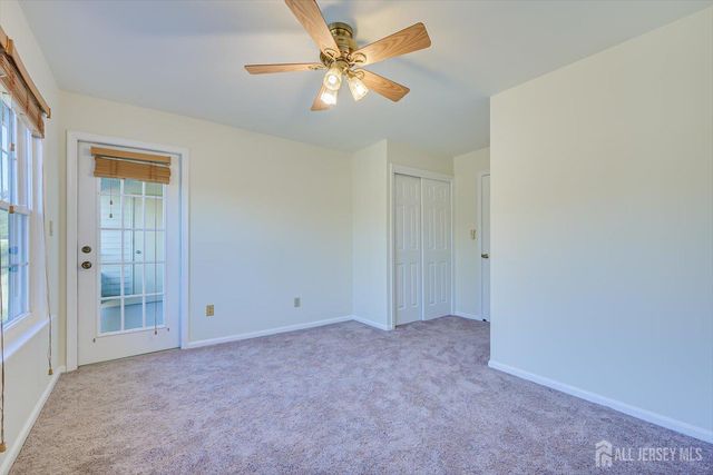 1109 Stoneridge Circle, Helmetta, NJ 08828