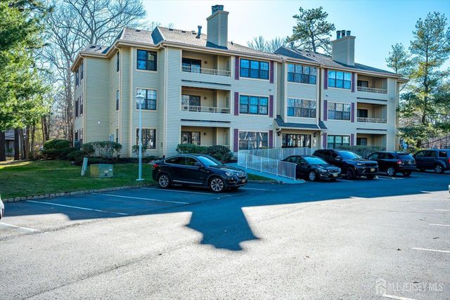 1109 Stoneridge Circle, Helmetta, NJ 08828