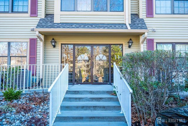 1109 Stoneridge Circle, Helmetta, NJ 08828