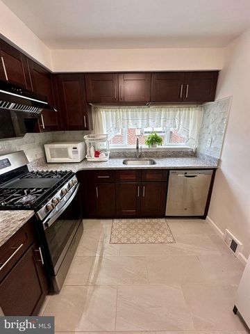 8927 REVERE ST, Philadelphia, PA 19152