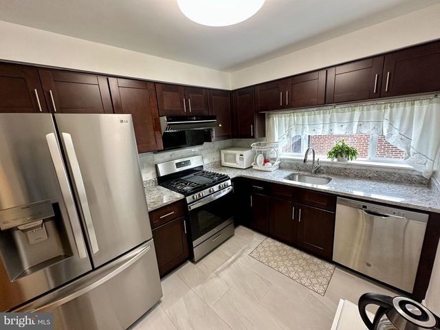 8927 REVERE ST, Philadelphia, PA 19152