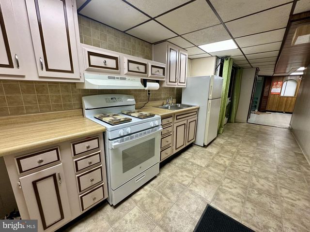 8927 REVERE ST, Philadelphia, PA 19152
