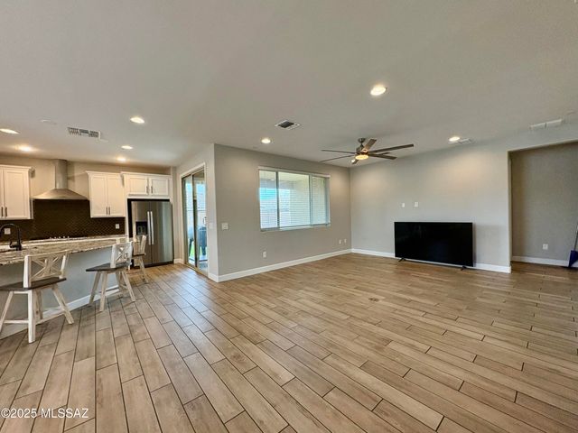 9709 E Holbert Trail, Tucson, AZ 85747