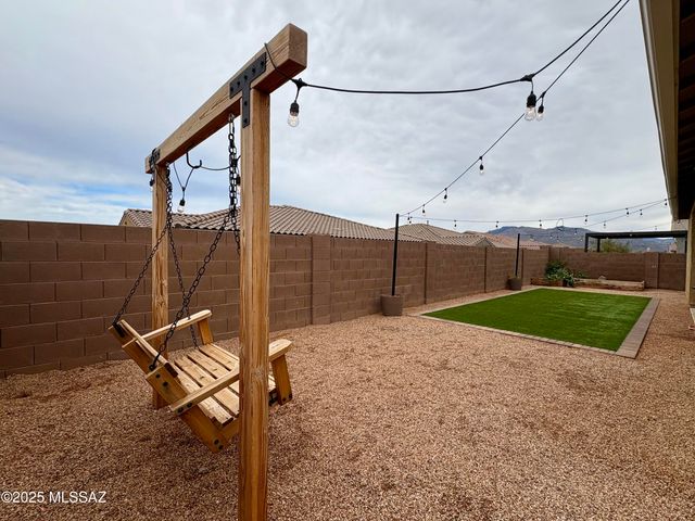 9709 E Holbert Trail, Tucson, AZ 85747