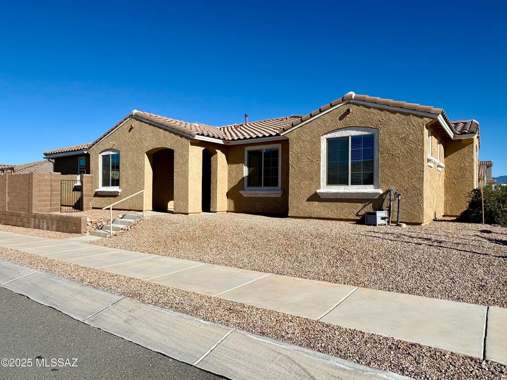 9709 E Holbert Trail, Tucson, AZ 85747