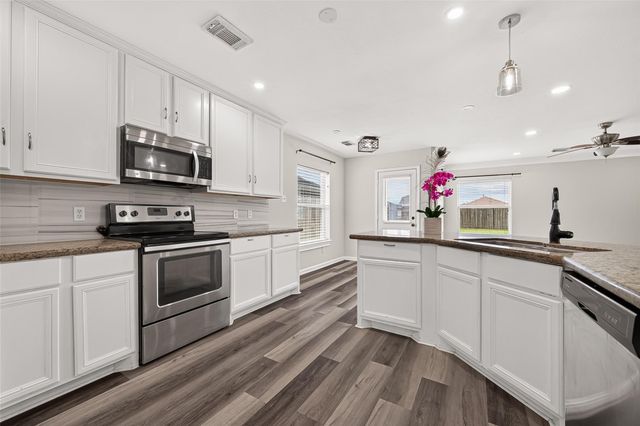 7242 Autumn Bluff Lane, Richmond, TX 77407