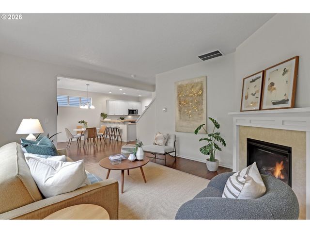 9386 Nw HARVEST HILL Dr, Portland, OR 97229