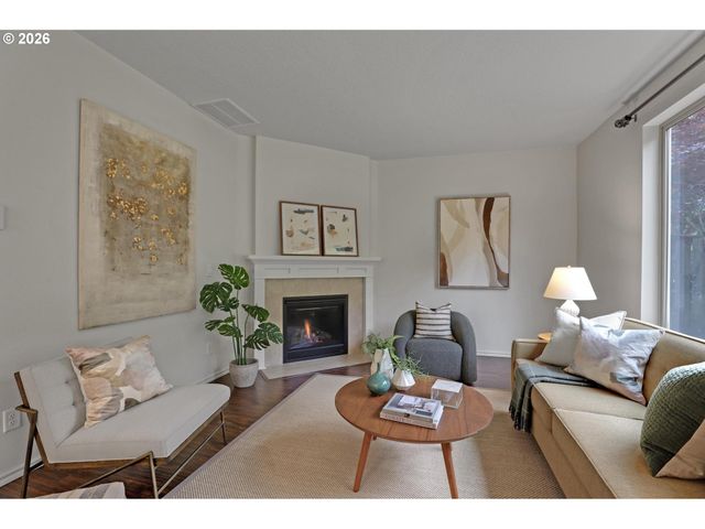 9386 Nw HARVEST HILL Dr, Portland, OR 97229