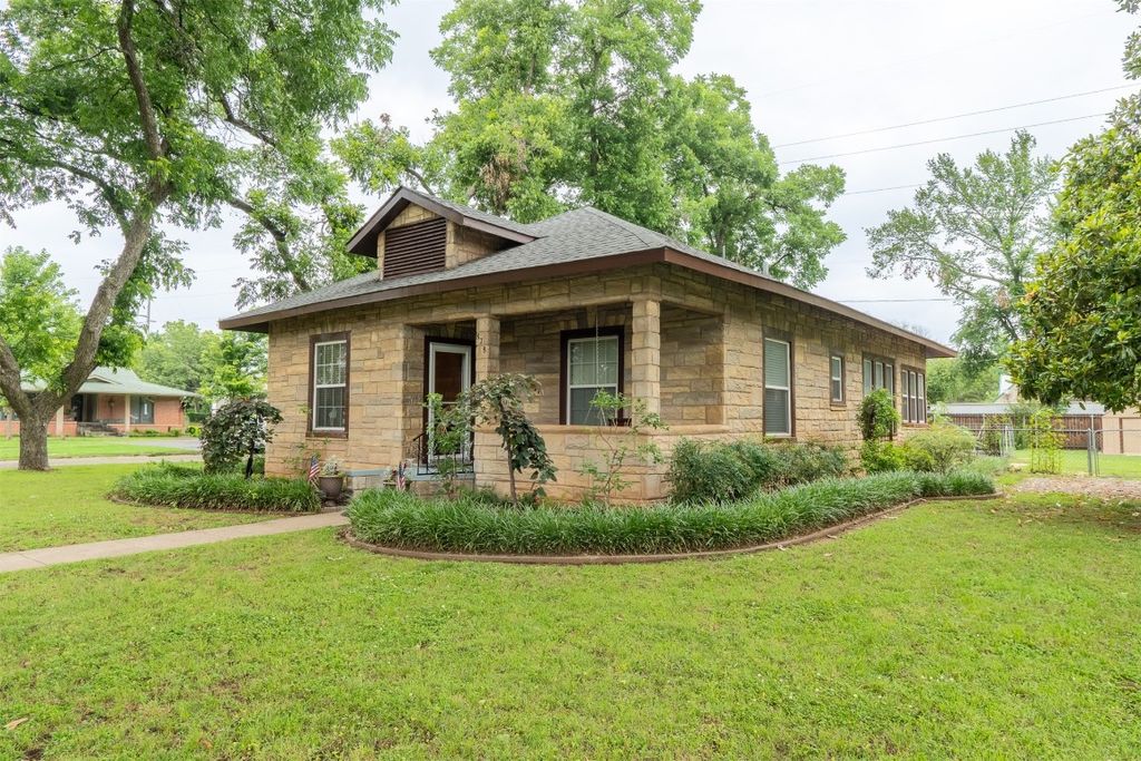 828 N Pine Street, Pauls Valley, OK 73075