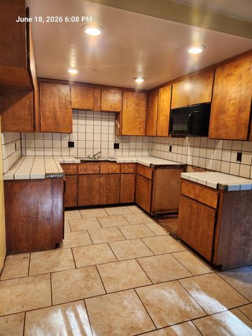 14175 Rollins Park Dr, Grass Valley, CA 95945
