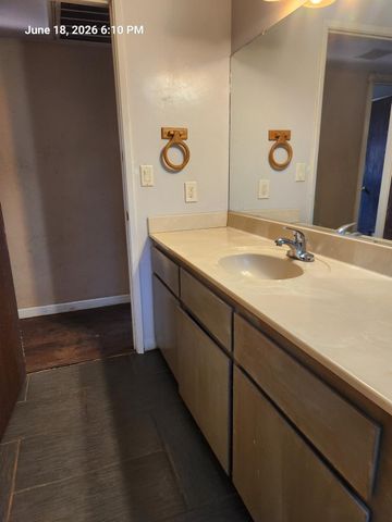 14175 Rollins Park Dr, Grass Valley, CA 95945