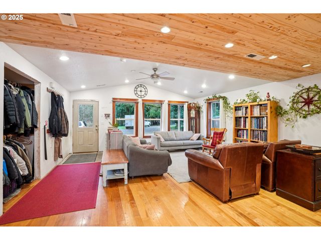 28017 Ne 132ND Ave, Battle Ground, WA 98604