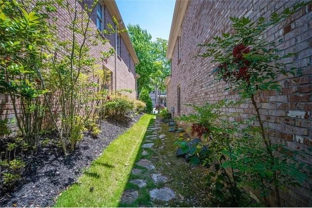 415 Wembley Circle, Atlanta, GA 30328