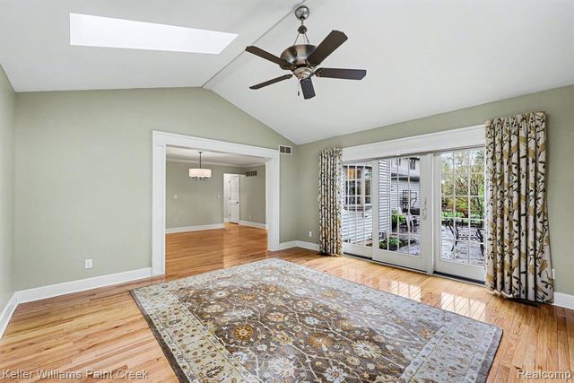 2824 Lunar Court, Lake Orion, MI 48360