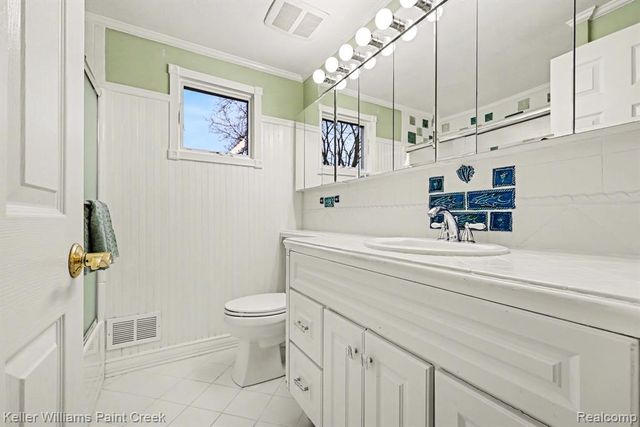 2824 Lunar Court, Lake Orion, MI 48360