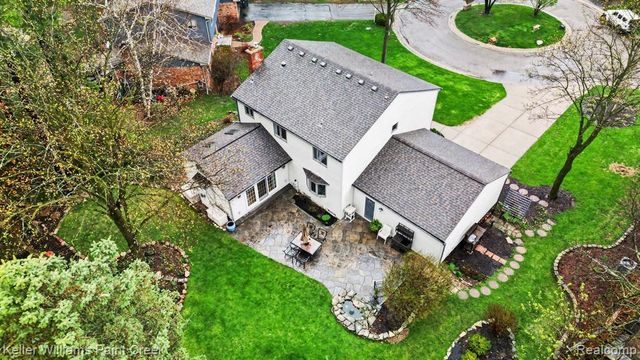 2824 Lunar Court, Lake Orion, MI 48360