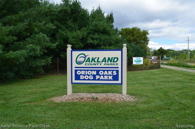 2824 Lunar Court, Lake Orion, MI 48360