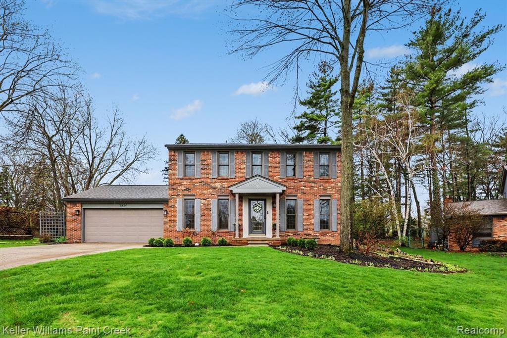 2824 Lunar Court, Lake Orion, MI 48360
