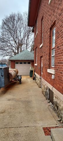 1231 S Float Avenue, Freeport, IL 61032