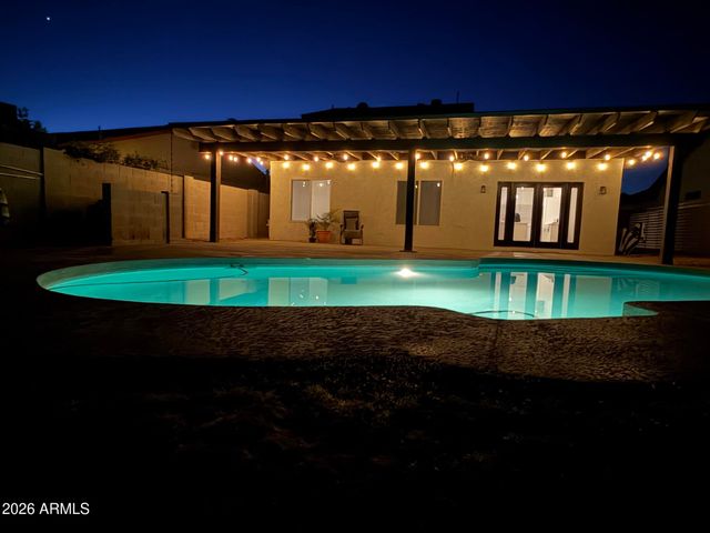 6871 E KINGS Avenue, Scottsdale, AZ 85254