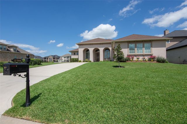 12566 St Ann Ct, Willis, TX 77318