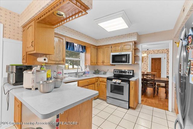 4340 Appletree Lane, Lansing, MI 48917
