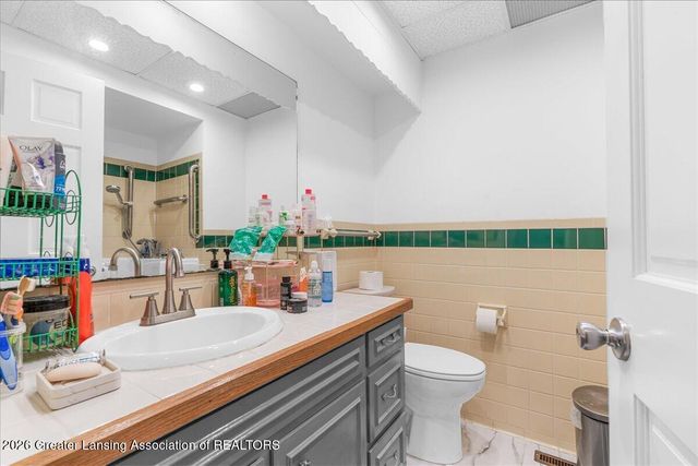 4340 Appletree Lane, Lansing, MI 48917