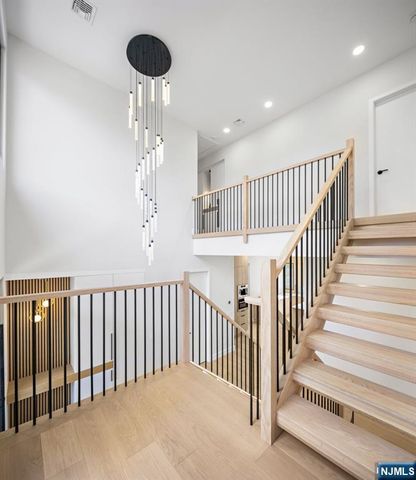 12 Meadow Court, Norwood, NJ 07648