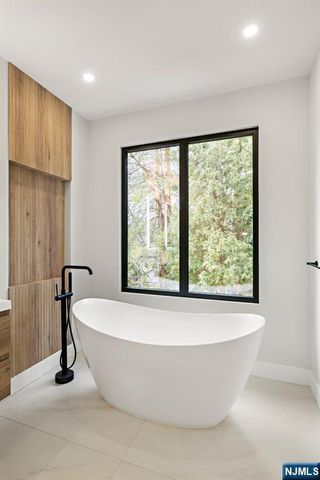 12 Meadow Court, Norwood, NJ 07648