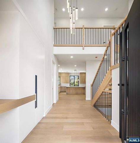 12 Meadow Court, Norwood, NJ 07648