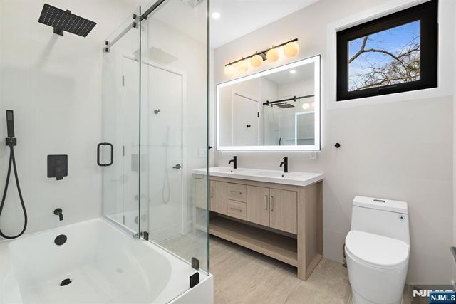 12 Meadow Court, Norwood, NJ 07648