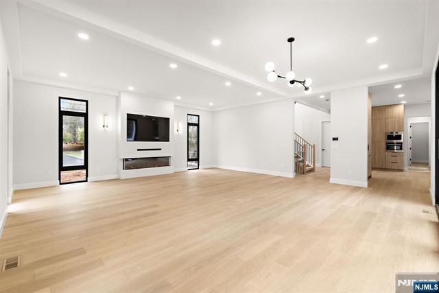 12 Meadow Court, Norwood, NJ 07648