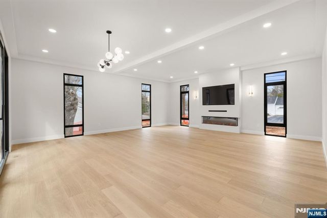 12 Meadow Court, Norwood, NJ 07648