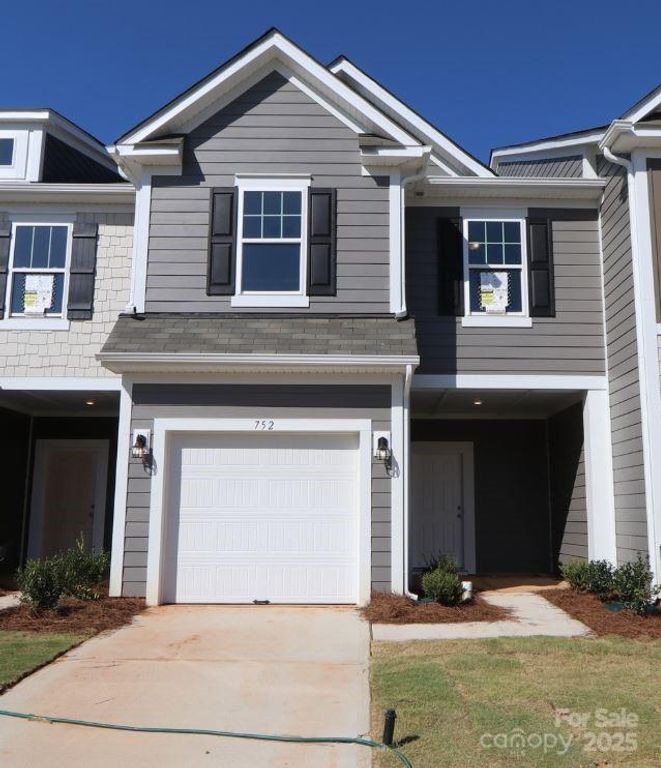 752 Kitfox Drive NW, Concord, NC 28027