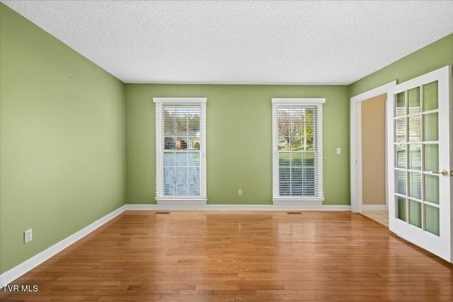 1857 Greenbriar Circle, Elizabethton, TN 37643