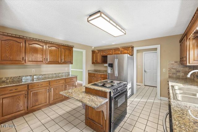 1857 Greenbriar Circle, Elizabethton, TN 37643