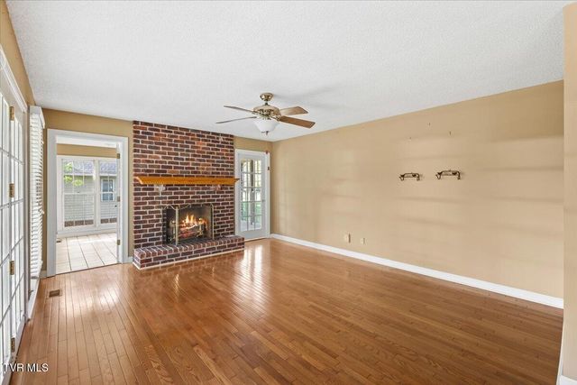 1857 Greenbriar Circle, Elizabethton, TN 37643